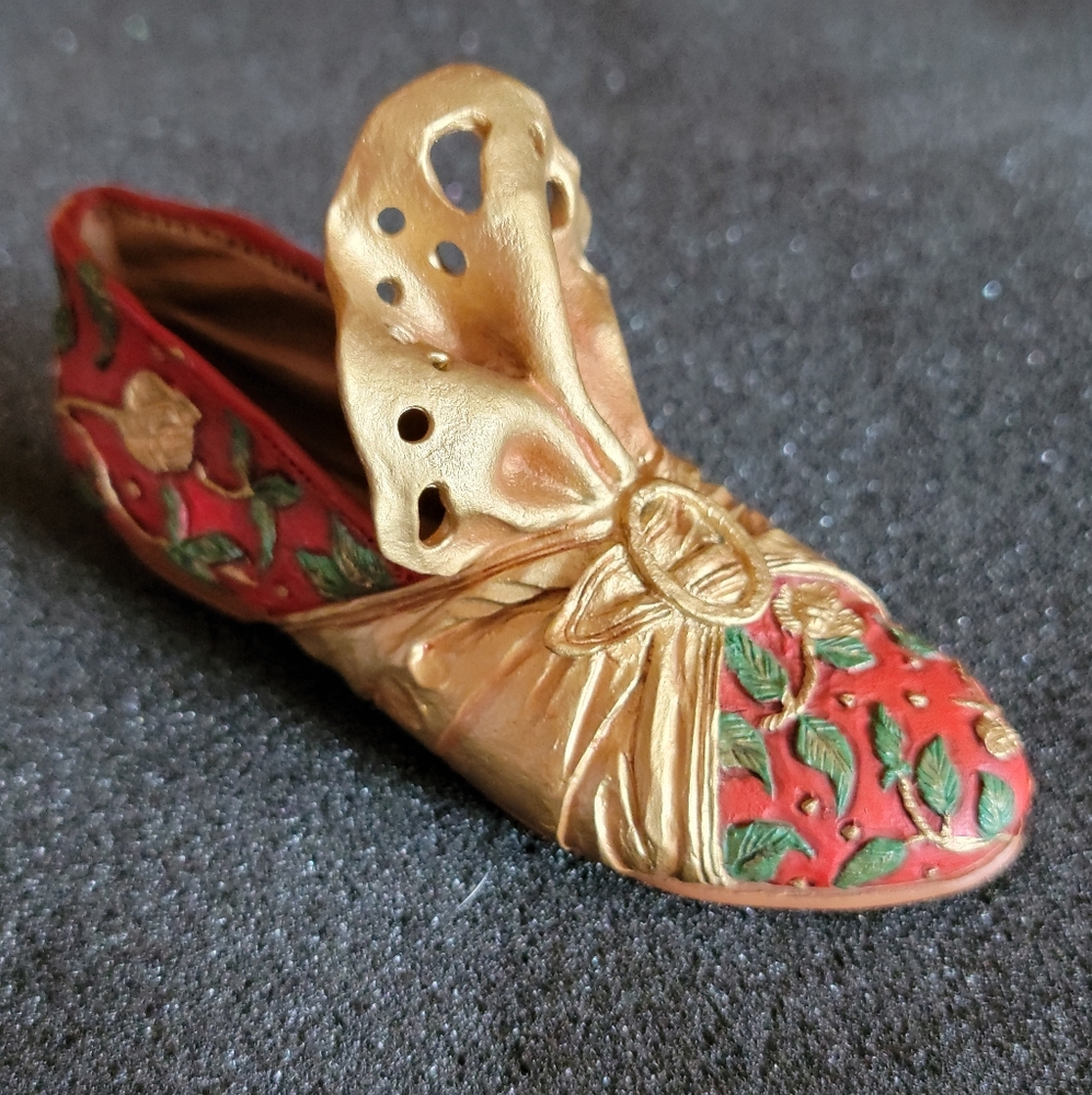 Just the Right Shoe by Raine